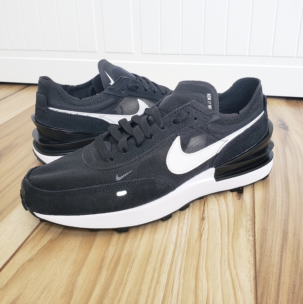 Nike Waffle  Black White Running Training Lightweight Sneakers size Women's 10